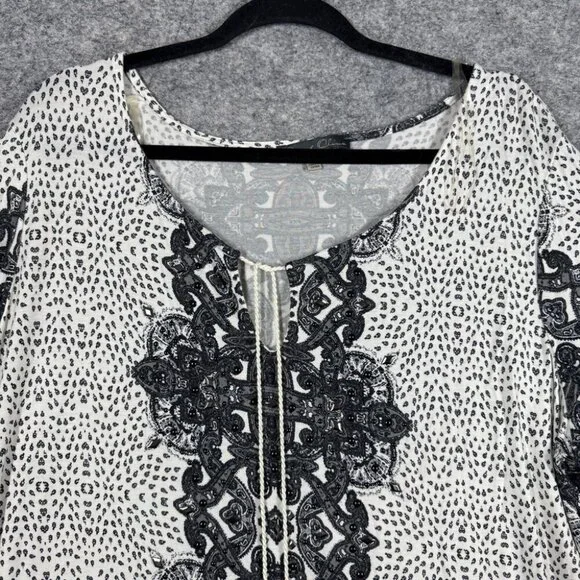 Rose & Olive Women's Boho Paisley Print Rayon Blend Lace Trim Top Size 3X - Picture 2 of 15